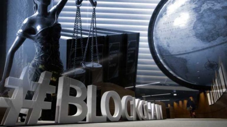Yasal sorunlar için Blockchain:  Düzenlemeler ve avukatlar geleceği nasıl görüyor